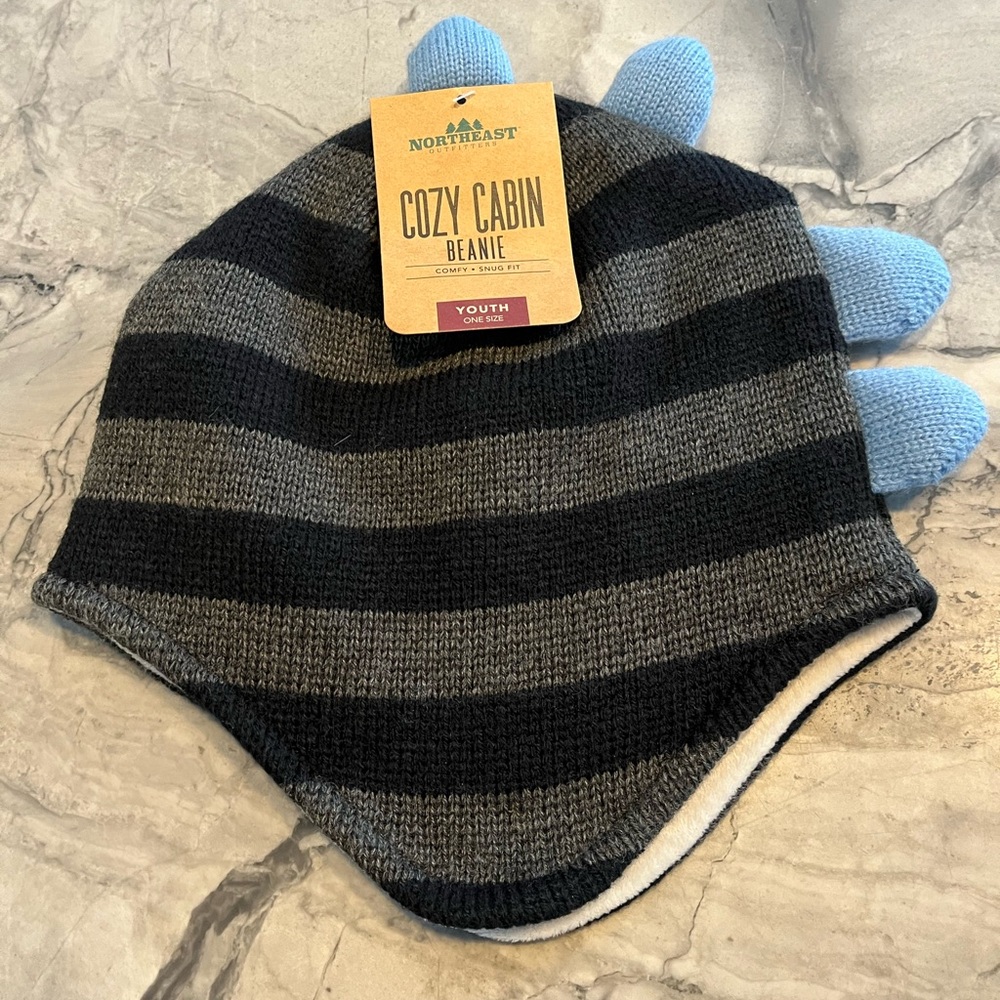 NWT! Northeast Outfitters Youth Cozy Cabin Stripes and Spikes Hat!